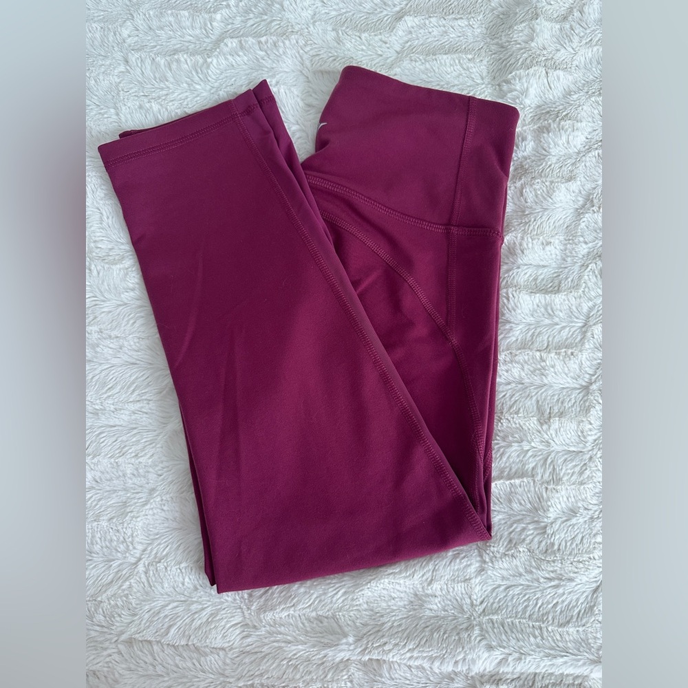 Old Navy - High-Waisted PowerSoft Mesh-Paneled 7/8-Length Compression Leggings